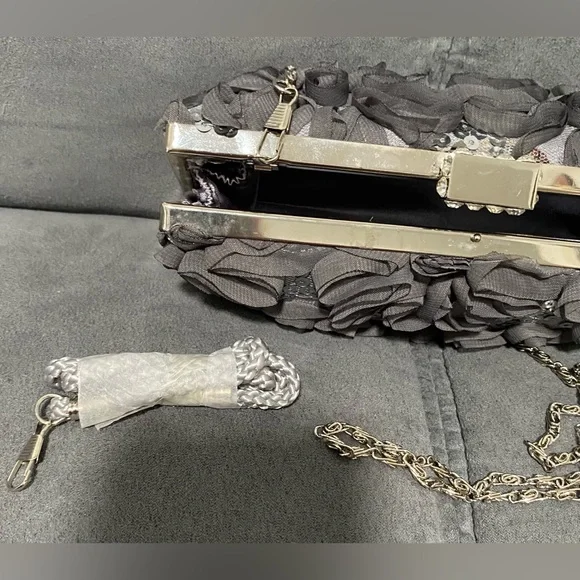 Versona Gray/Silver Floral Sequin Clutch Bag Removable Straps NWT - Picture 9 of 11